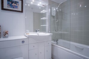 Apartment (4 Bedrooms) | Grundriss