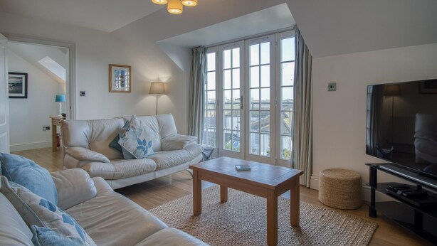 Unclassified image, 1 of 49, button - Bayview 2 - 2 Bedroom Cottage - Penally (Tenby)