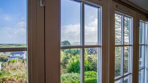 Unclassified image, 4 of 49, button - Bayview 2 - 2 Bedroom Cottage - Penally (Tenby)