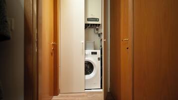 Apartment (1 Bedroom) | Laundry