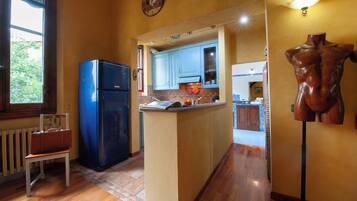 Apartment (2 Bedrooms) | Front of property