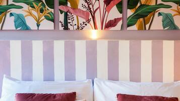 Apartment (1 Bedroom) | 1 bedroom, iron/ironing board, bed sheets