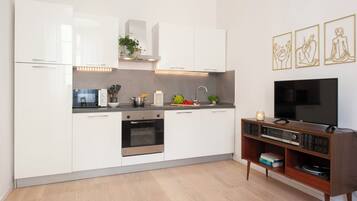 Apartment (1 Bedroom) | Private kitchen | Microwave, oven, stovetop, dishwasher