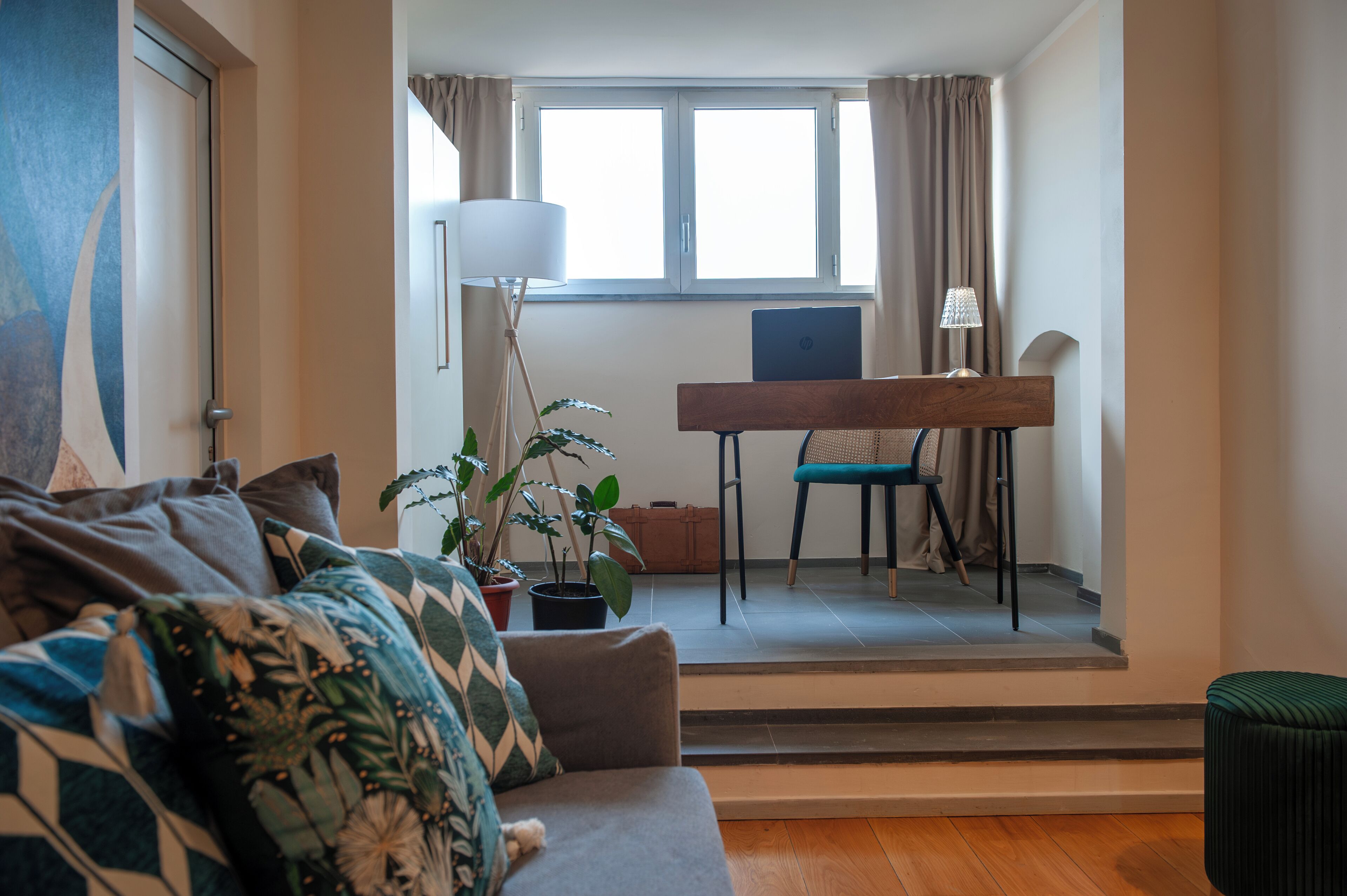 Apartment (1 Bedroom) | Wohnbereich | 32-Zoll-Fernseher mit Kabelempfang