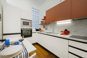 Leilighet (1 Bedroom) | Eget kjøkken | Mikrobølgeovn, ovn, kokeplater og oppvaskmaskin