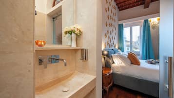 Apartment (1 Bedroom) | Bathroom | Shower, bidet, towels