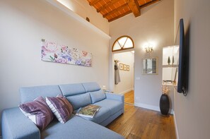 Leilighet (1 Bedroom) | Oppholdsområde | TV