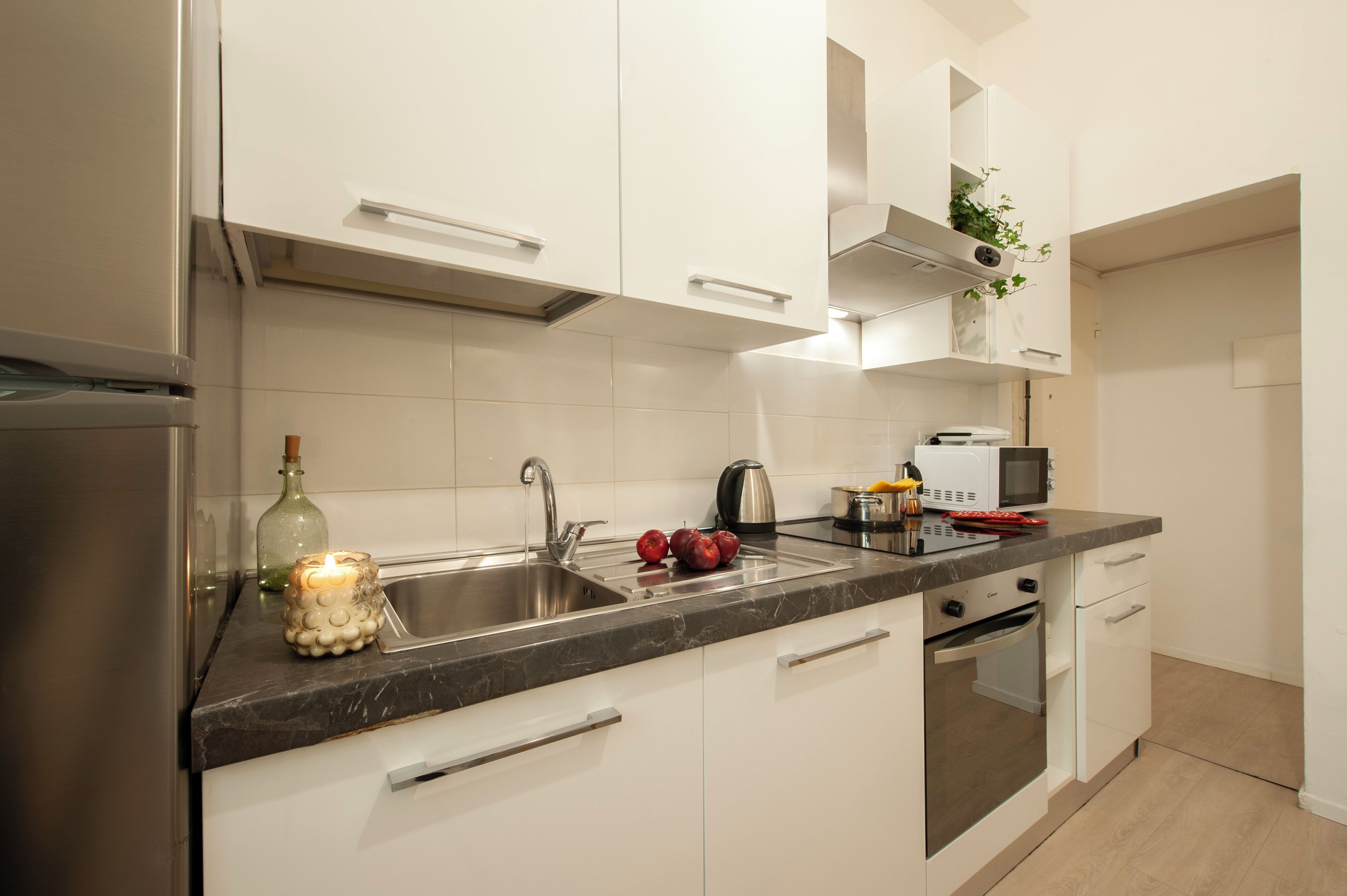 Departamento (3 Bedrooms) | Cocineta privada | Microondas, horno, cafetera de espresso y tetera eléctrica 