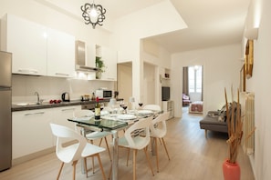 Apartment (3 Bedrooms) | Private kitchenette | Microwave, oven, espresso maker, electric kettle - Bargello - Flo Apartments (Florence)