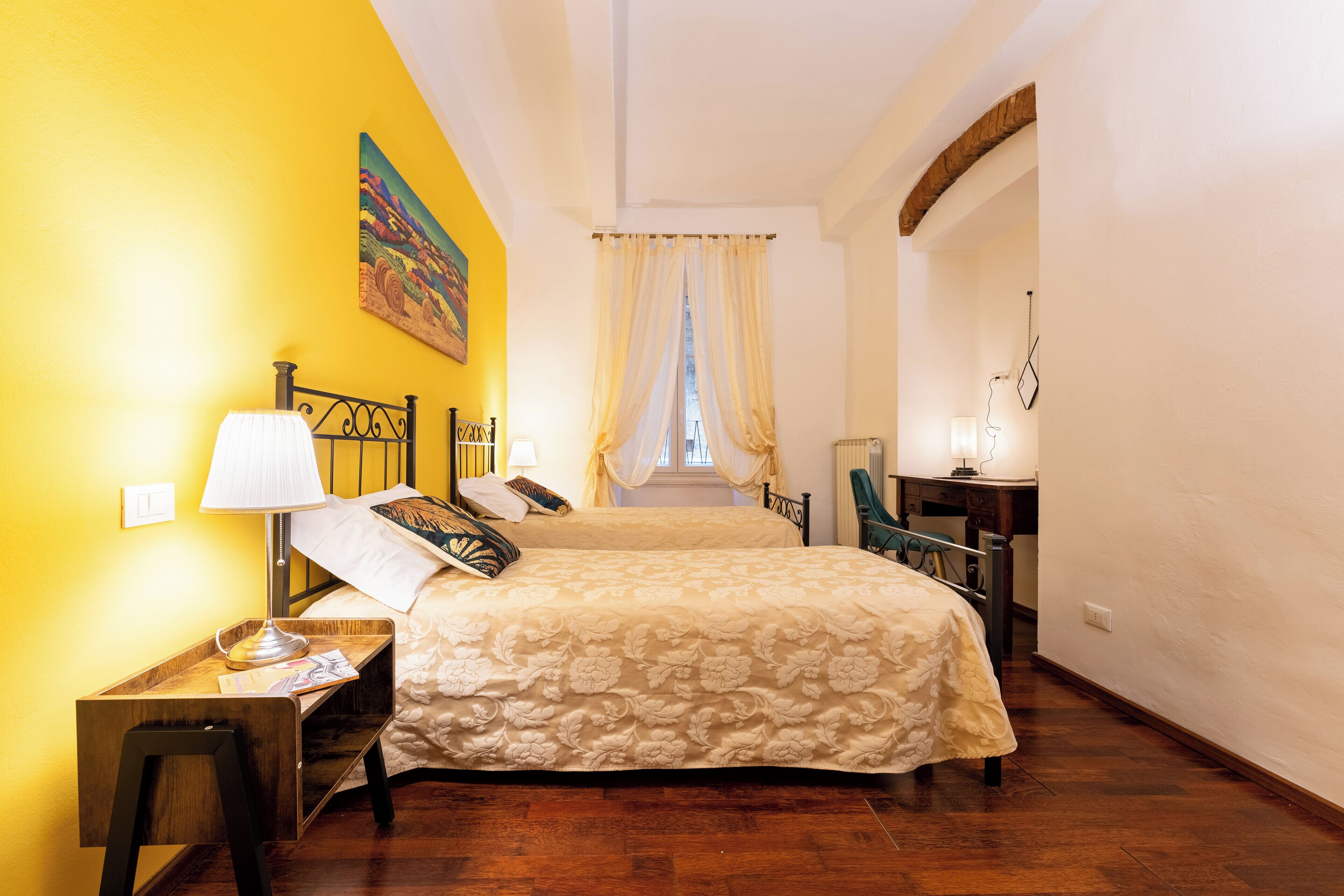 2 bedrooms, iron/ironing board, bed sheets