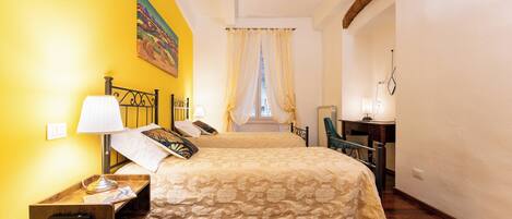 2 bedrooms, iron/ironing board, bed sheets