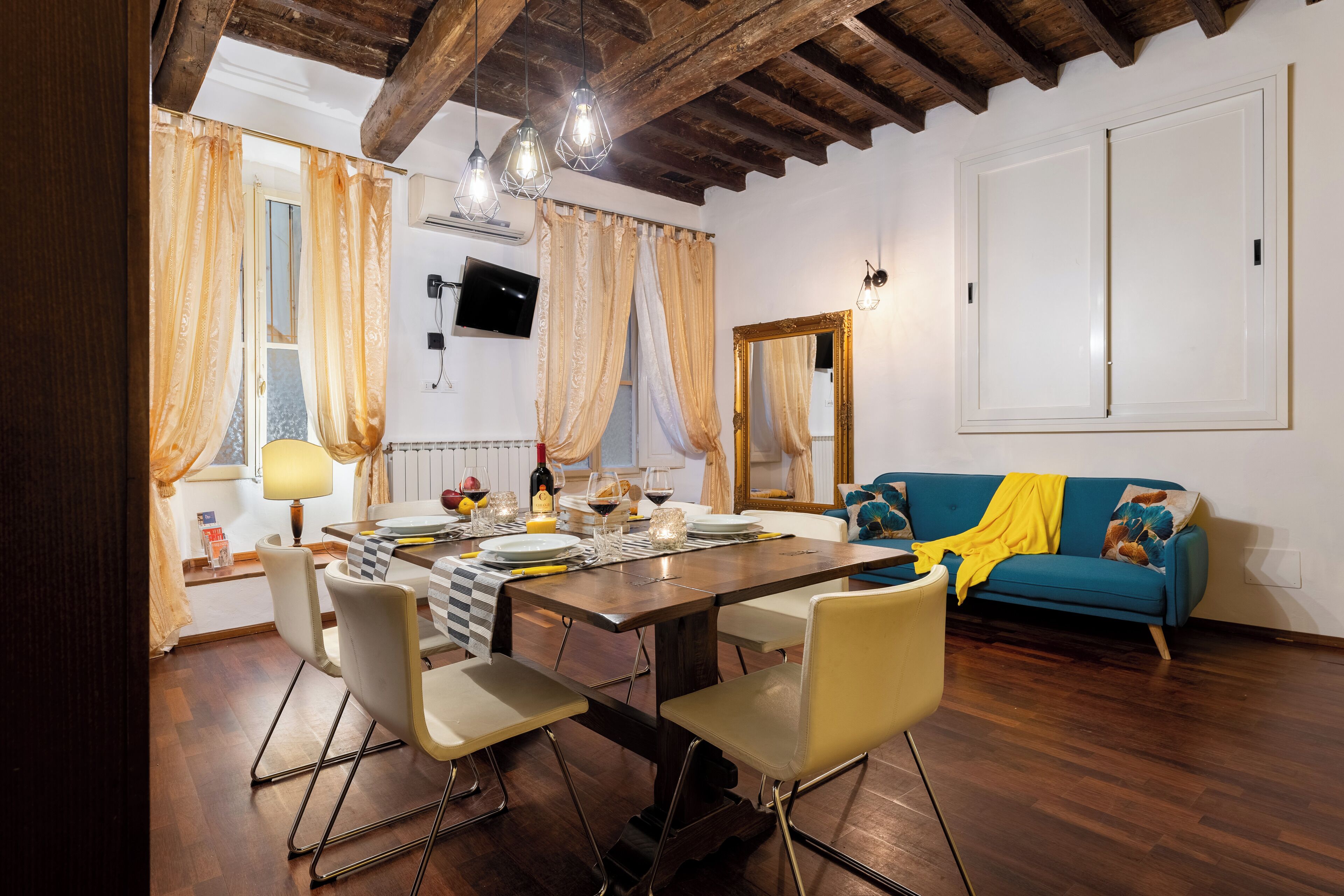 Apartment (2 Bedrooms) | Living area