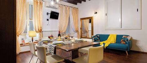 Apartment (2 Bedrooms) | Living area