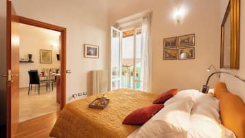 Apartment (1 Bedroom) | 1 Schlafzimmer, BĂŒgeleisen/BĂŒgelbrett, BettwĂ€sche