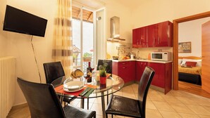 Ảnh chưa phân loại, 3 trong số 23 ảnh, nút