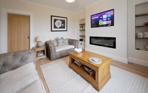 Living area - Welcome to Your Highland Escape in Corpach (Fort William)