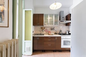 Apartamento (2 Bedrooms) | Cozinha privada | Fogão, máquina de café expresso, chaleira elétrica