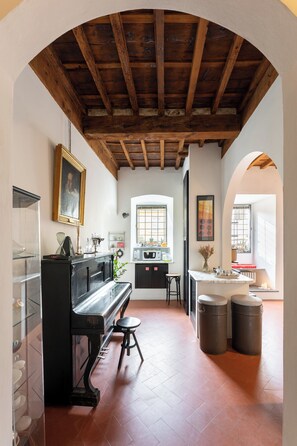 Apartment (2 Bedrooms) | Private kitchen | Microwave, oven, espresso maker, electric kettle - Bombarde - Flo Apartments (Florence)