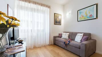 Apartment (1 Bedroom) | Wohnbereich