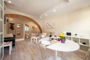 Apartment (1 Bedroom) | Living area - Fossi - Flo Apartments (Florence)