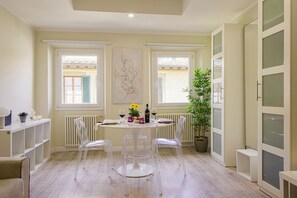 Televisión 32 pulgadas con canales de televisión por cable