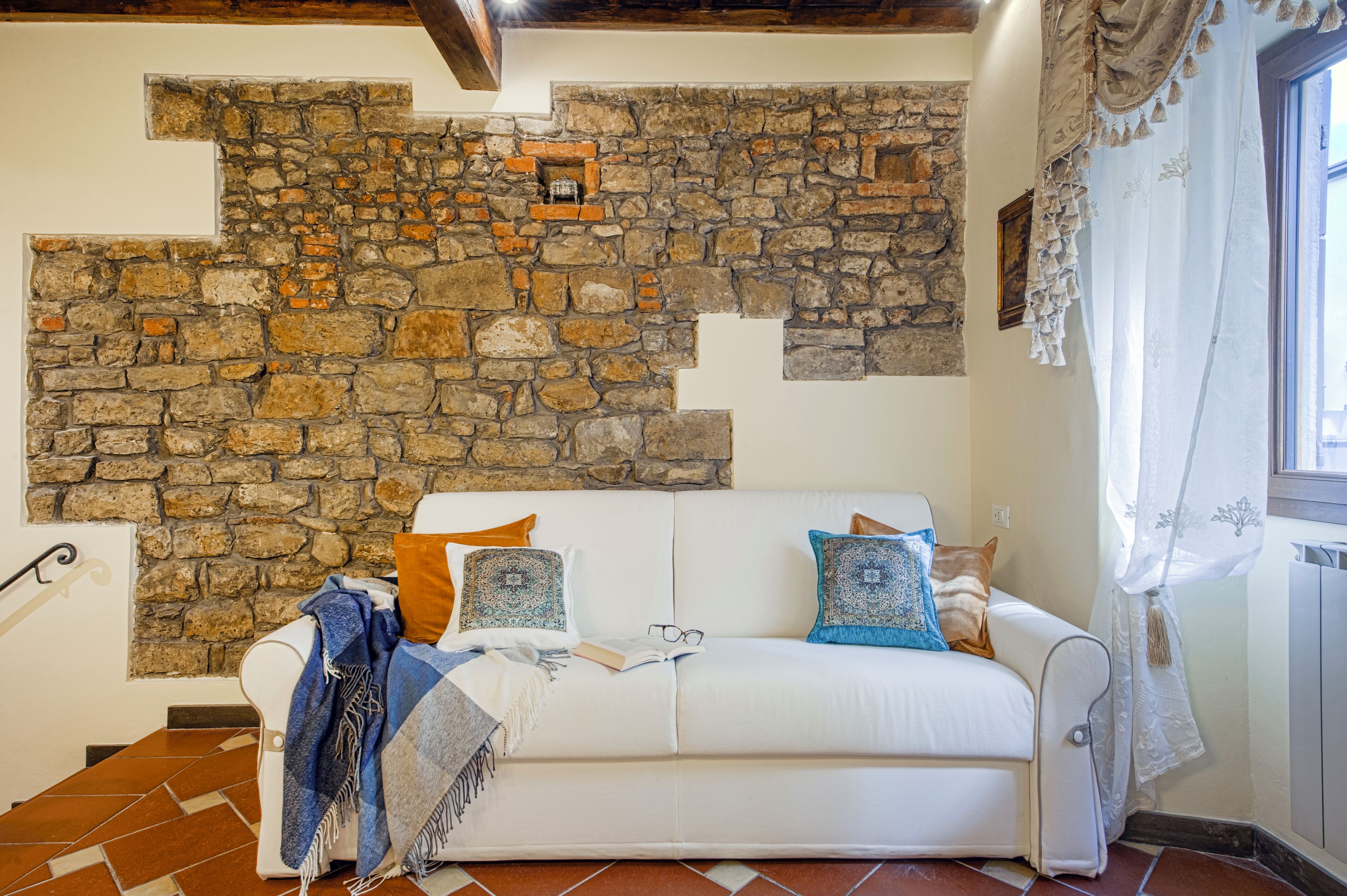 Huoneisto (2 Bedrooms) | Oleskelualue | 32–tuumainen äly-TV, jossa kaapelikanavat