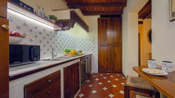 Apartment (2 Bedrooms) | Eigene Kochnische