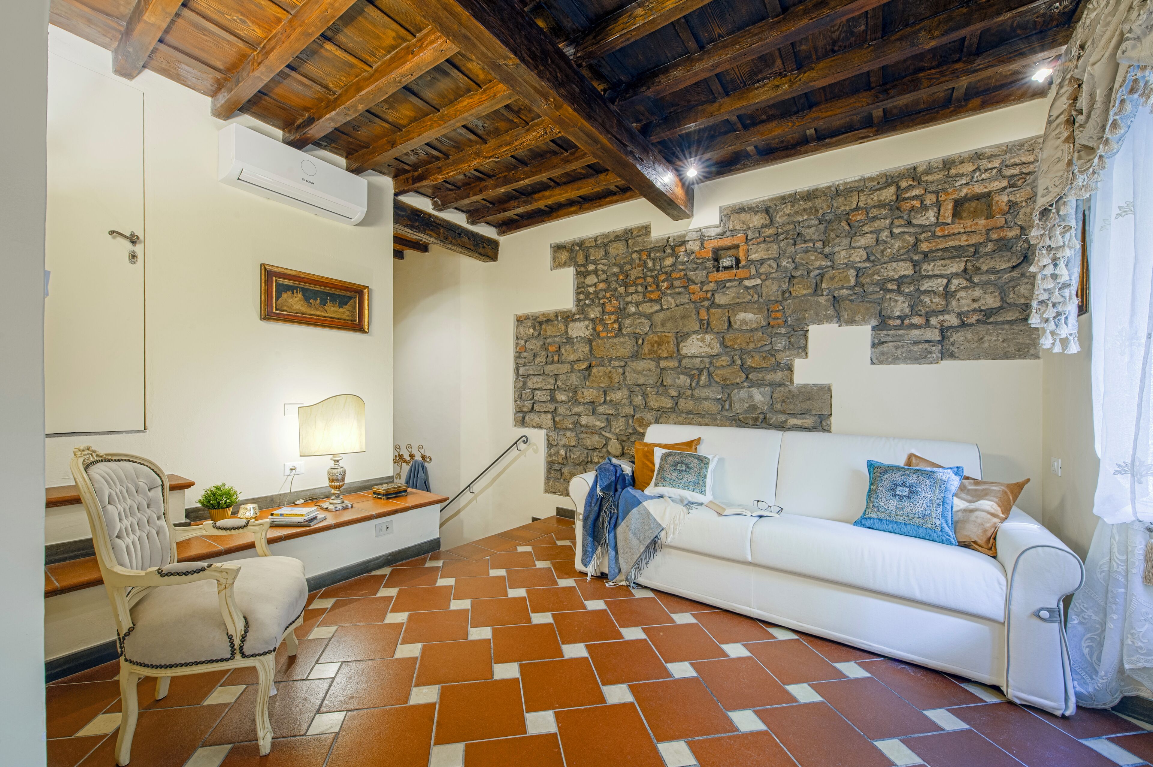 Huoneisto (2 Bedrooms) | Oleskelualue | 32–tuumainen äly-TV, jossa kaapelikanavat