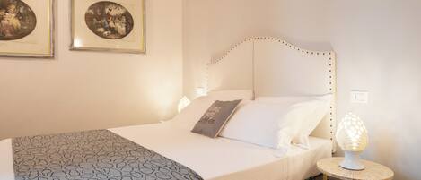 Apartment (3 Bedrooms) | 3 bedrooms, iron/ironing board, bed sheets