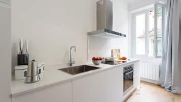 Apartment (3 Bedrooms) | Eigene Kochnische | Mikrowelle, Ofen, Espressomaschine, Wasserkocher