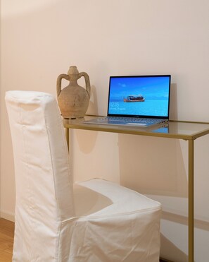 Apartment (3 Bedrooms) | 3 bedrooms, iron/ironing board, bed sheets - Accademia - Flo Apartments (Florence)