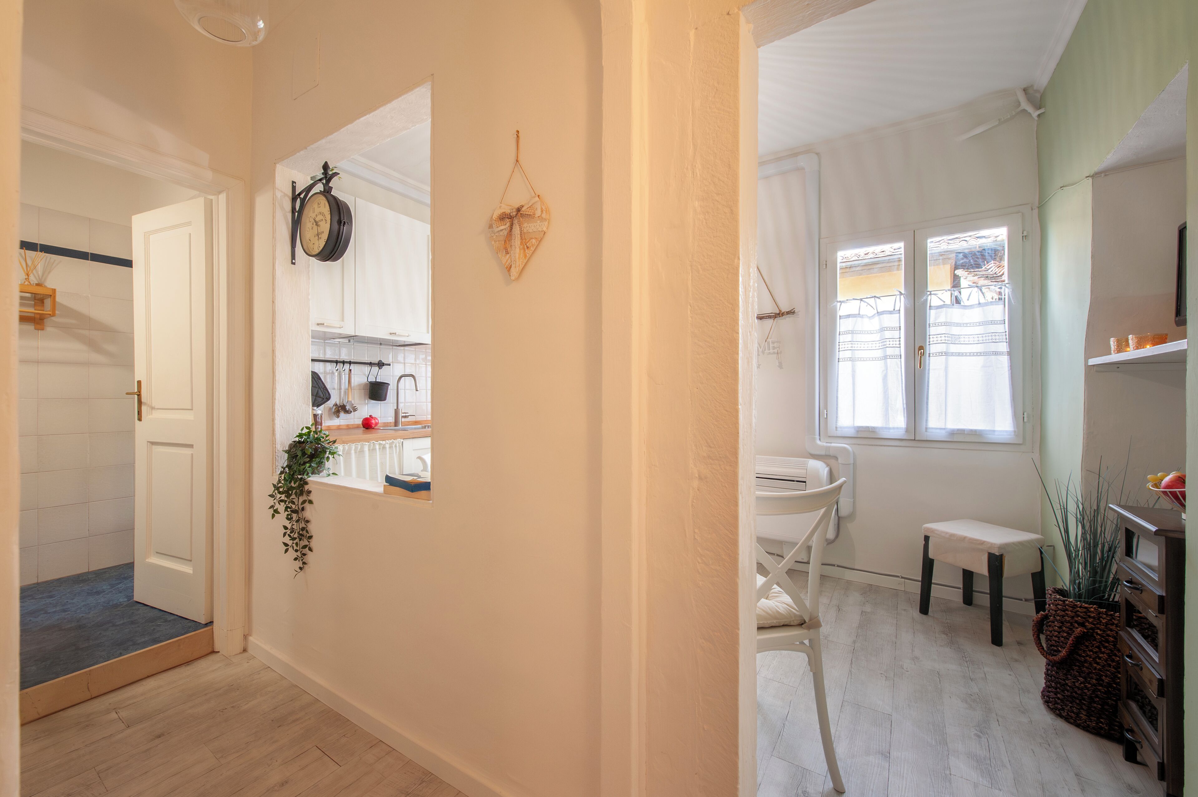 Apartment (1 Bedroom) | Private kitchen | Microwave, espresso maker, electric kettle