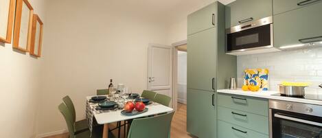 아파트 (3 Bedrooms) | 전용 주방 | 전자레인지, 오븐, 에스프레소 메이커, 전기 주전자