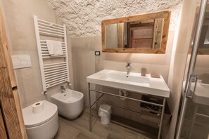 Shower, hair dryer, towels - Alla Regia 2 Wellness (Vodo Cadore)