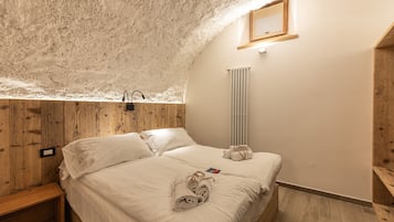 Bügeleisen/Bügelbrett, kostenloses WLAN, Bettwäsche