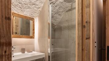 Doccia, asciugacapelli, asciugamani