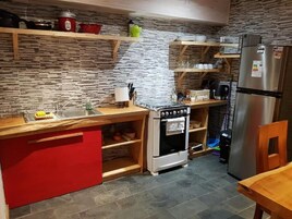 Apartamento, balcón, vistas a la ciudad | Cocina privada