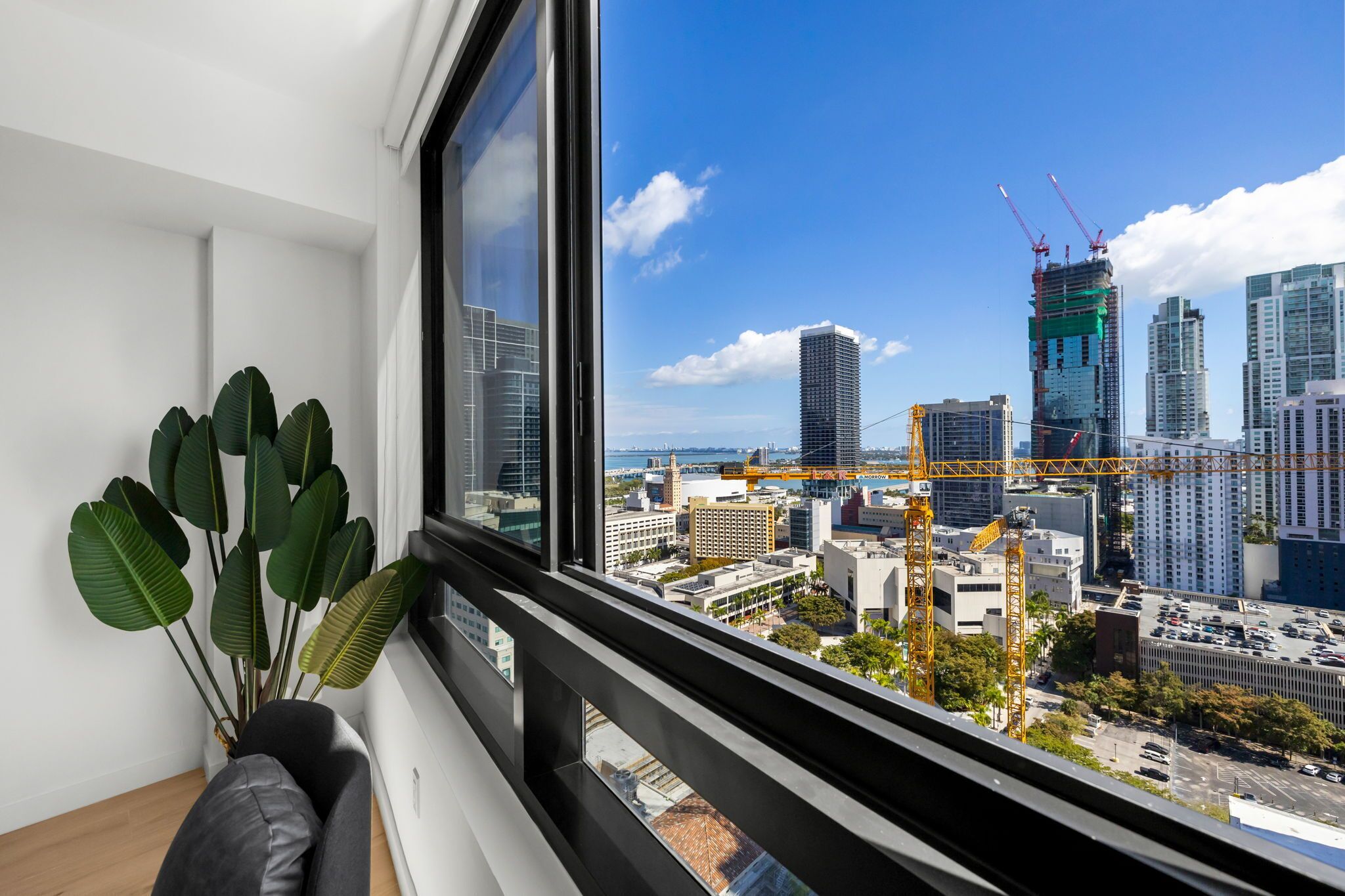 Appartement, 1 chambre, vue ville | Coin séjour | TV connectée