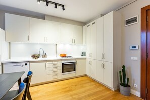 Coffee/tea maker, fridge, oven, stovetop - Spacious Duplex Haven | Bosphorus View & Elevator (Istanbul)