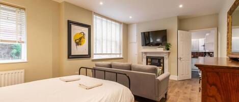 Bügeleisen/Bügelbrett, WLAN, Bettwäsche