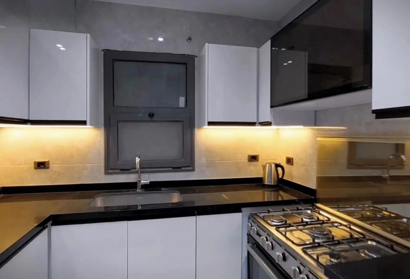 Deluxe Apartment, City View | Private kitchen