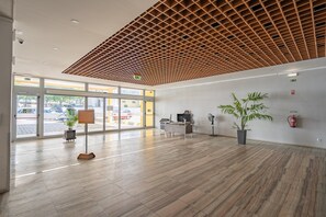 Lobby - Studio 'Casa Onze' with Sea View, Wi-Fi and Air Conditioning (Portimão)