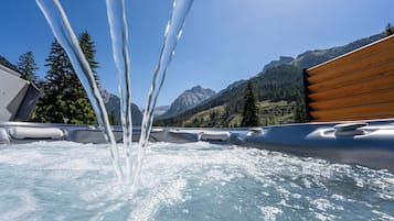 Bain à remous extérieur