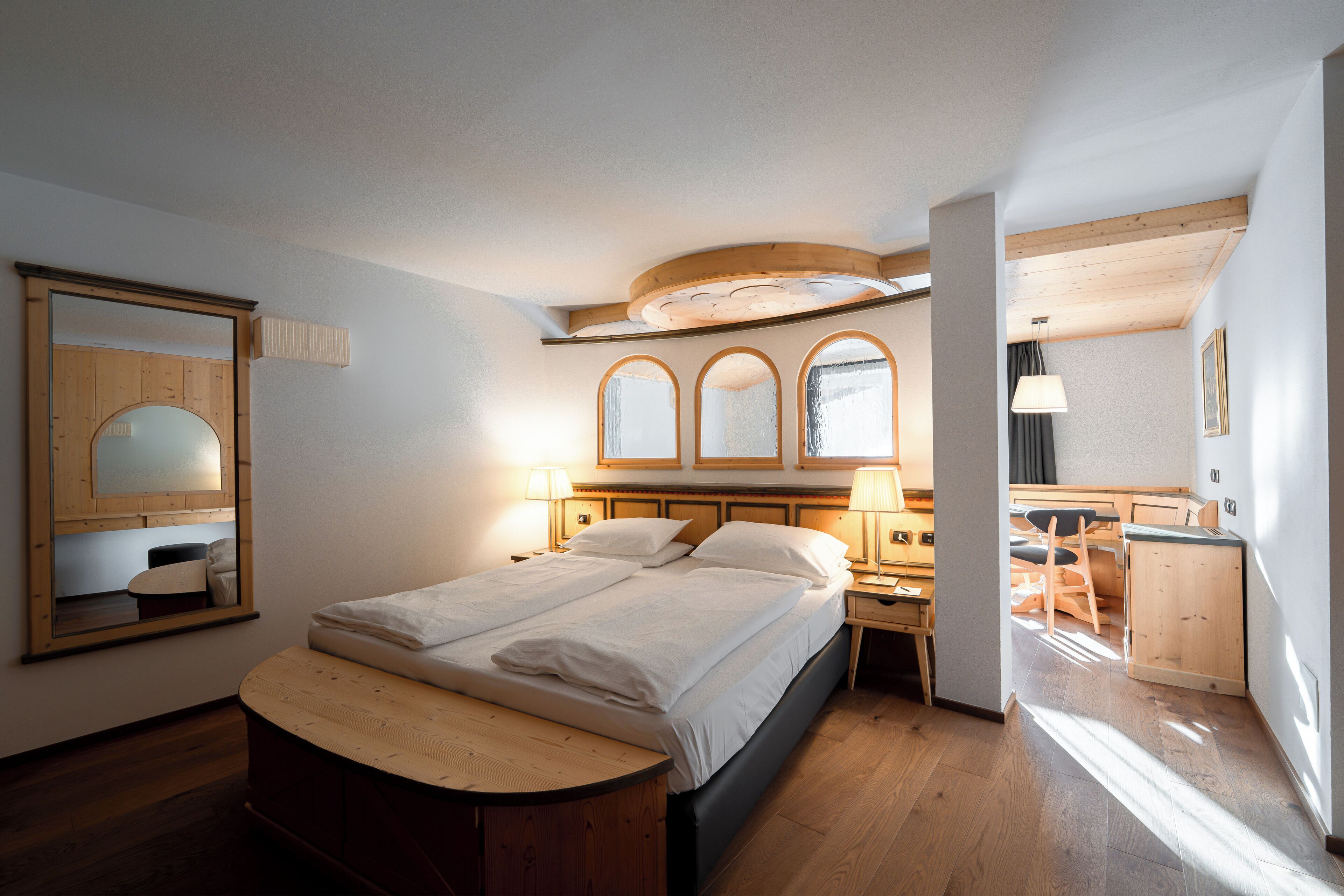 Una cassaforte in camera, una scrivania, tende oscuranti, Wi-Fi gratuito