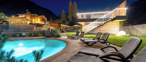 Indoor pool, seasonal outdoor pool