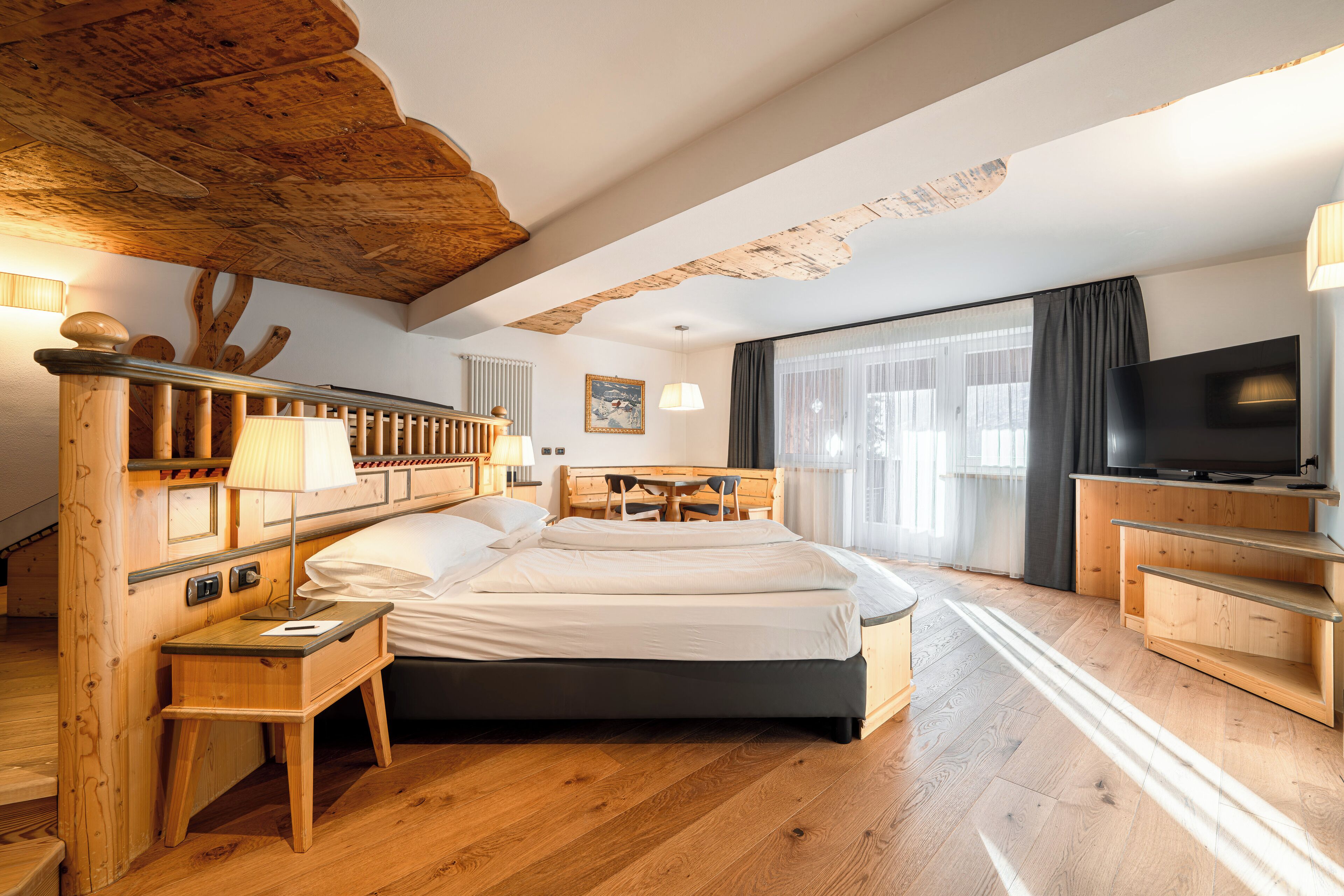 Una cassaforte in camera, una scrivania, tende oscuranti, Wi-Fi gratuito