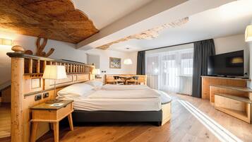 In-room safe, desk, blackout drapes, free WiFi