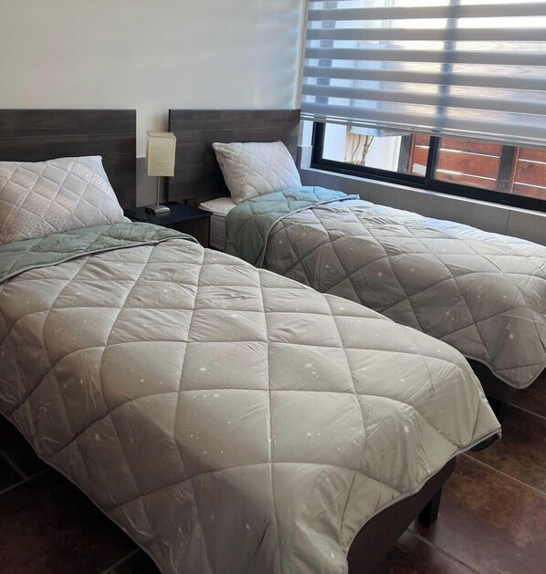 3 bedrooms, iron/ironing board, WiFi, bed sheets - Bulnes Urban House "Fully equipped house in the heart of Constitución". (Constitución)