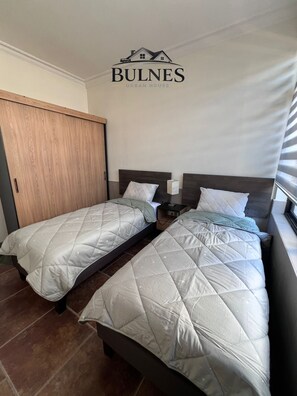 3 dormitorios, tabla de planchar con plancha, wifi y ropa de cama