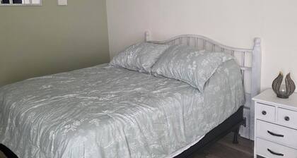 Quaint 1-bedroom apartment with AC in charming Lewiston